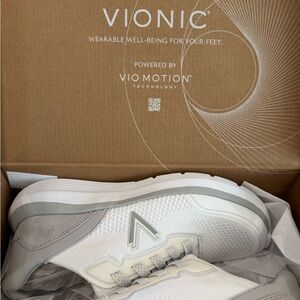 NWT Vionic Women's Hayward Slip In Sneakers